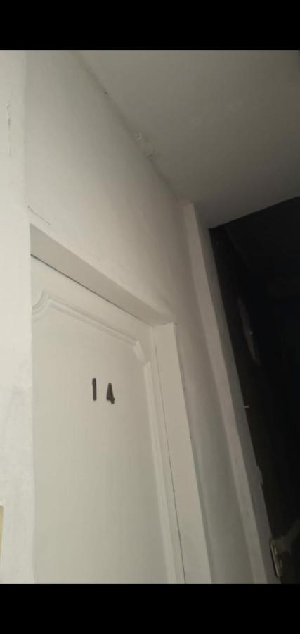 Carmensita Depto A 2 Cuadras De Belgrano Y 9 De Julio Antiguo Y Clasico Edificio De San Telmo Acceso 2do Piso Por Escalera Appartamento Buenos Aires