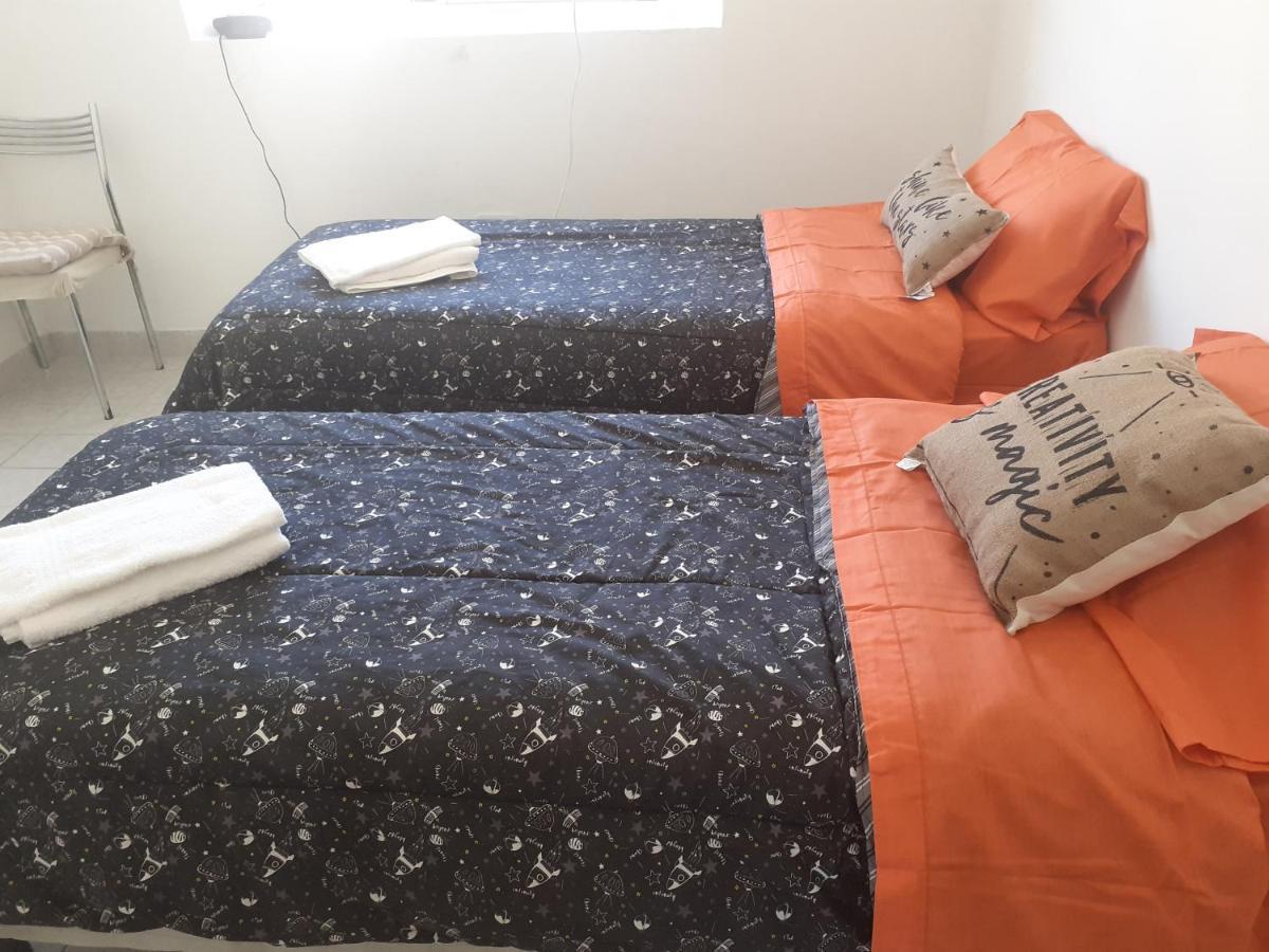 Carmensita Depto A 2 Cuadras De Belgrano Y 9 De Julio Antiguo Y Clasico Edificio De San Telmo Acceso 2do Piso Por Escalera Appartamento Buenos Aires